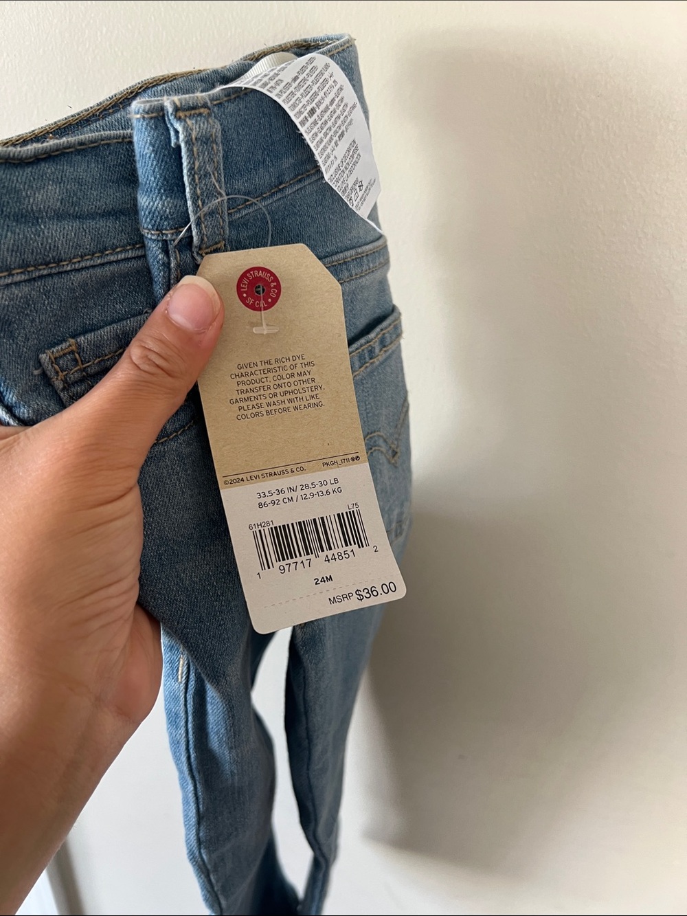 Levi's Medium Blue Denim Jeans with Red Tab - Picture 2 of 2